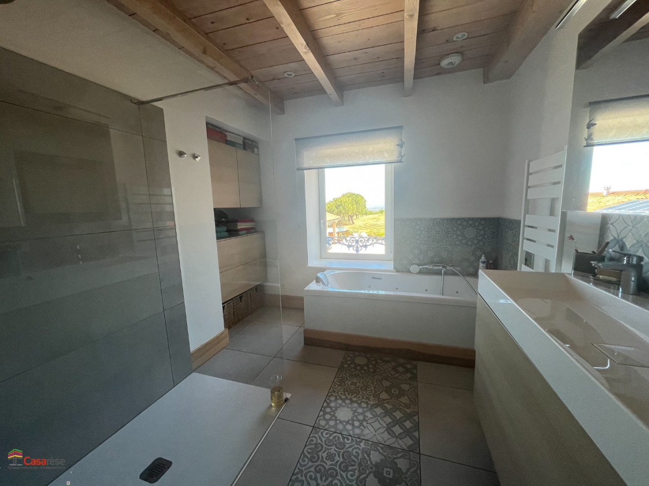 à vendre Maison rénovée Marcilly Le Chatel - Photo 8