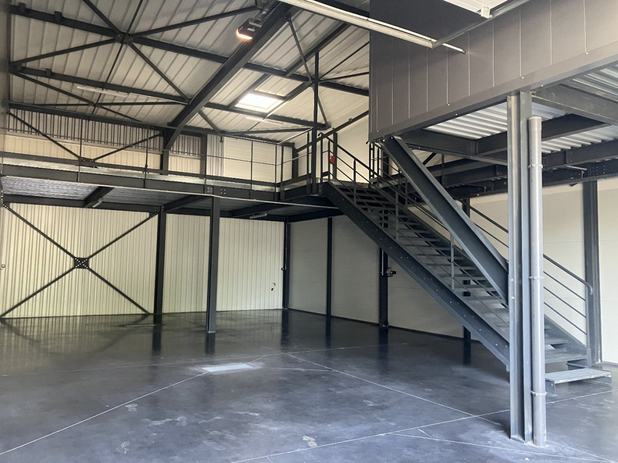 à louer Locaux d'activité Saint Laurent D'agny - Photo 2