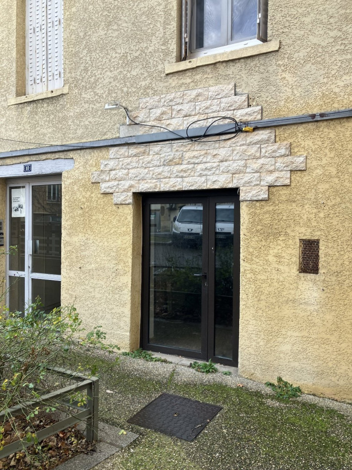 à louer Local commercial Saint Genis Laval - Photo 3