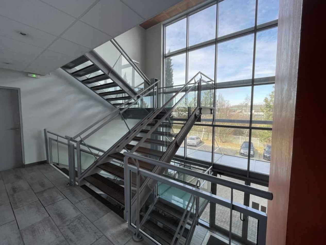 à louer Bureau Saint Genis Laval - Photo 4