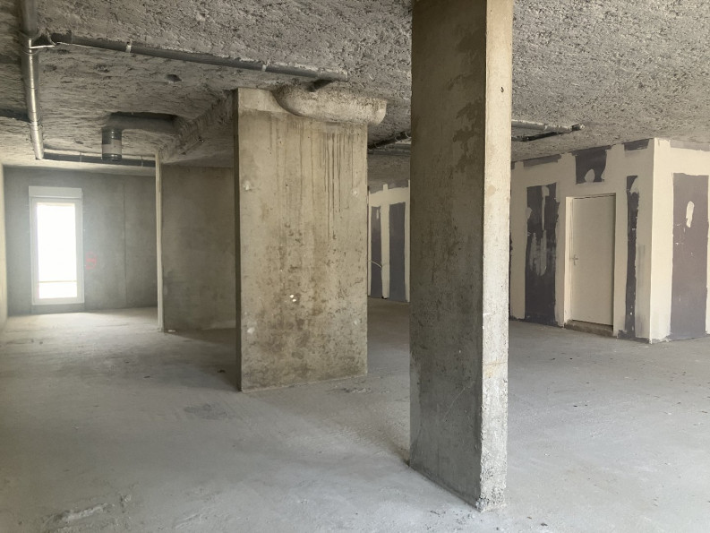 location Local commercial Saint Bonnet De Mure - Photo 6