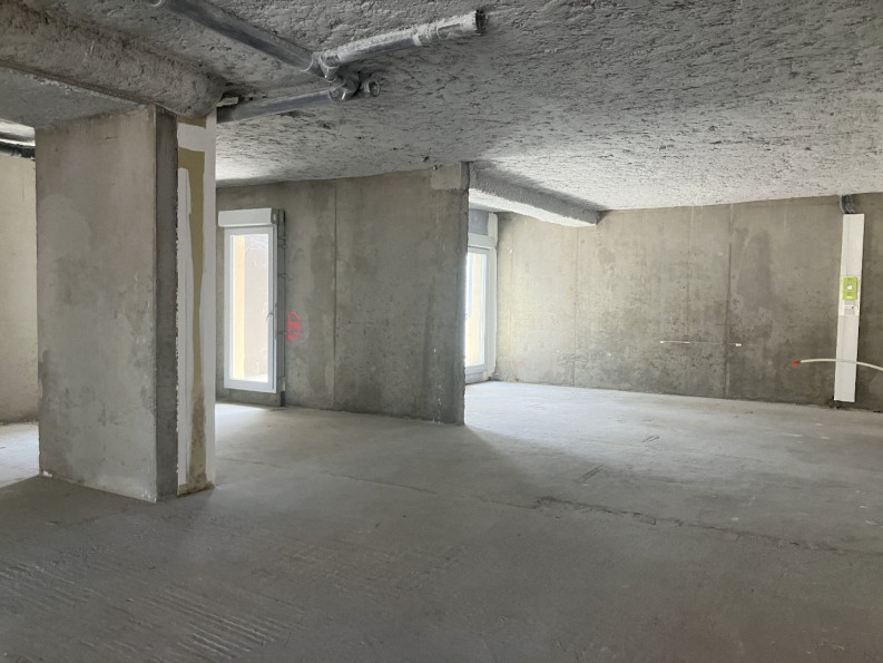 location Local commercial Saint Bonnet De Mure - Photo 7