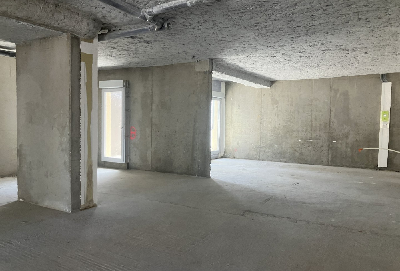 location Local commercial Saint Bonnet De Mure - Photo 7