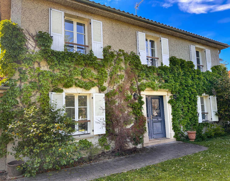 vente Maison de caractère Charbonnieres Les Bains - Photo 1