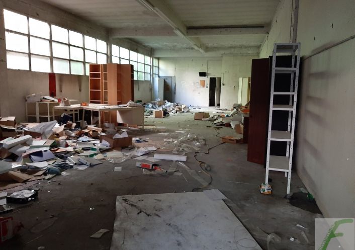 à vendre Local industriel Froges