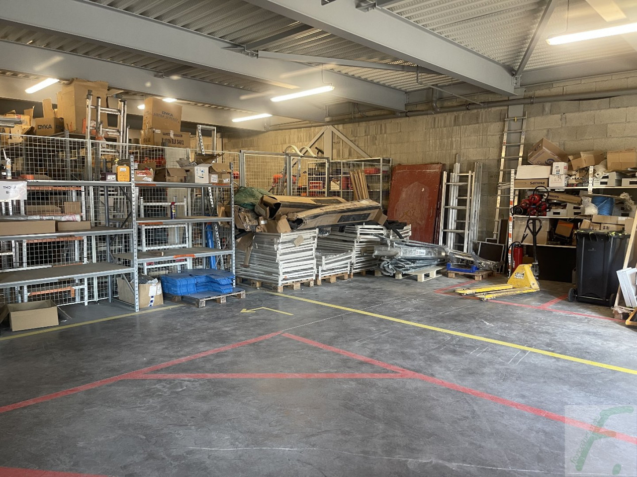 à vendre Entrepots et bureaux La Terrasse - Photo 1