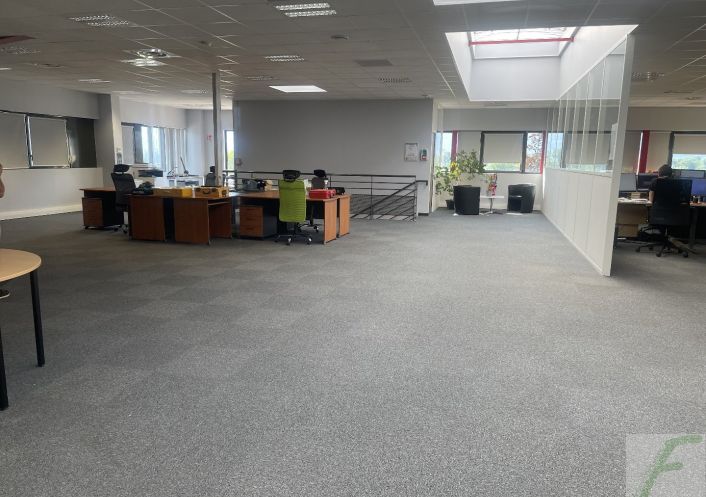 à vendre Entrepots et bureaux La Terrasse