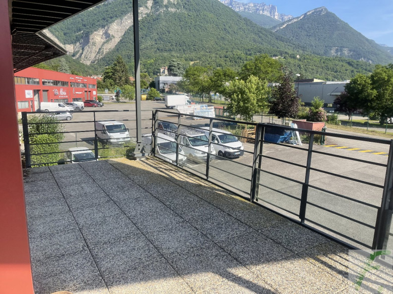 vente Entrepots et bureaux La Terrasse - Photo 5