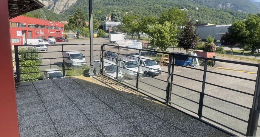 vente Entrepots et bureaux La Terrasse