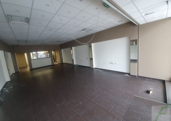 à vendre Local commercial Seynod