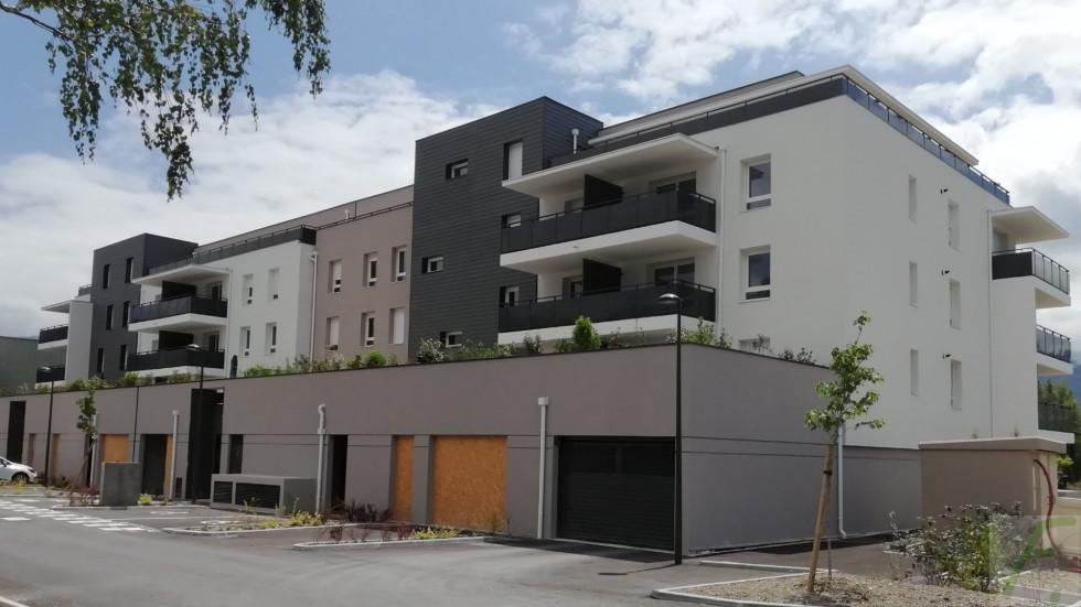 location Local commercial Meylan - Photo 1