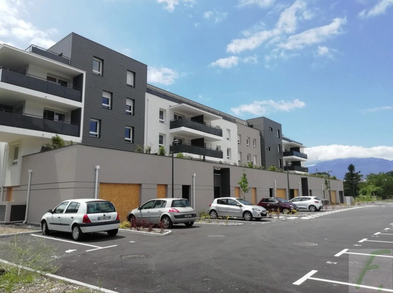 à louer Local commercial Meylan - Photo 3