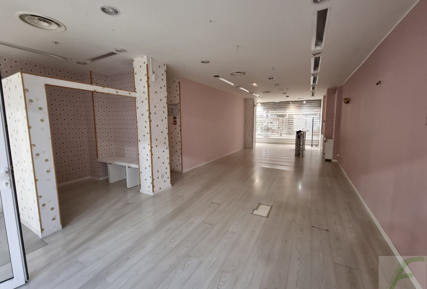 location Local commercial Aix Les Bains - Photo 5