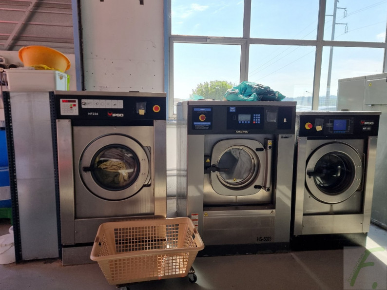 vente Blanchisserie La Tour Du Pin - Photo 1