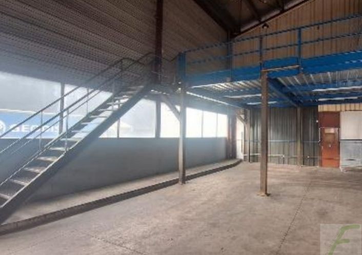 à louer Entrepots et bureaux Pontcharra