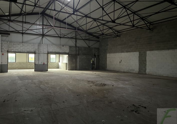 à vendre Entrepot Froges