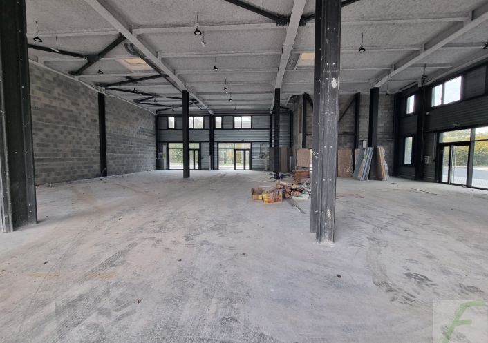 à louer Entrepots et bureaux Mery