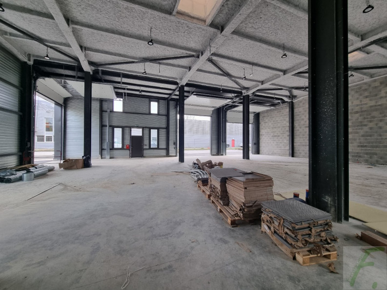 location Entrepots et bureaux Mery - Photo 10