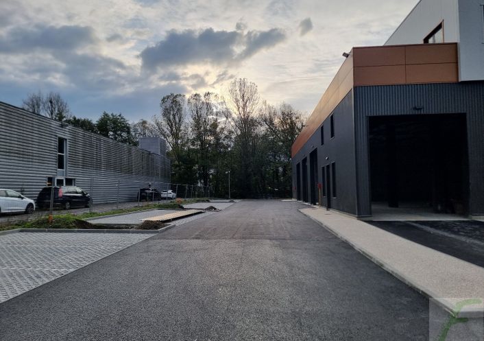 à louer Entrepots et bureaux Mery