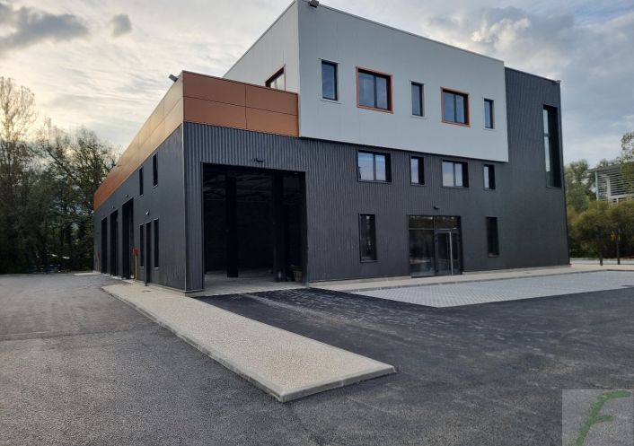 à louer Entrepots et bureaux Mery