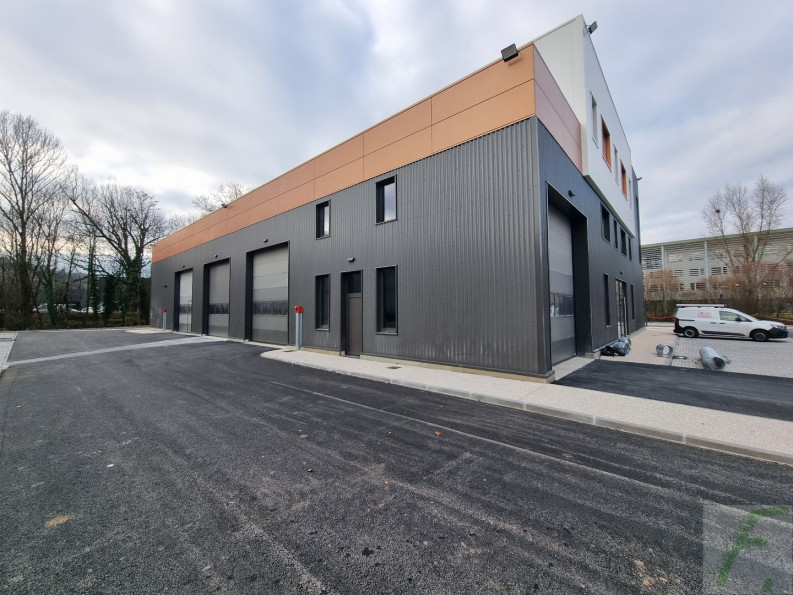 location Entrepots et bureaux Mery - Photo 2