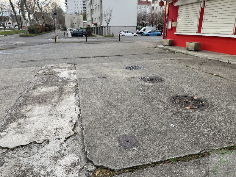 vente Local commercial Echirolles - Photo 1