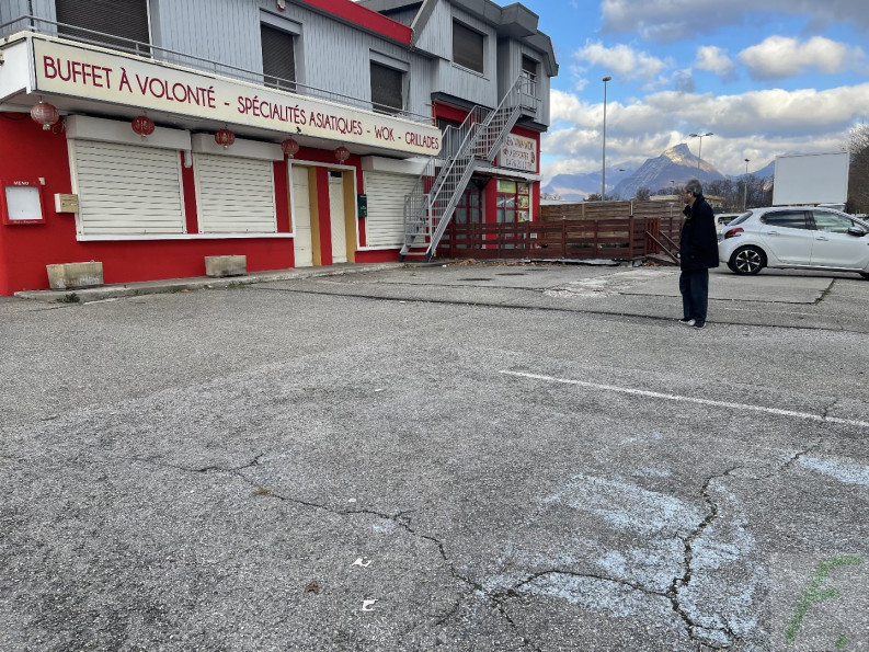 vente Local commercial Echirolles - Photo 2