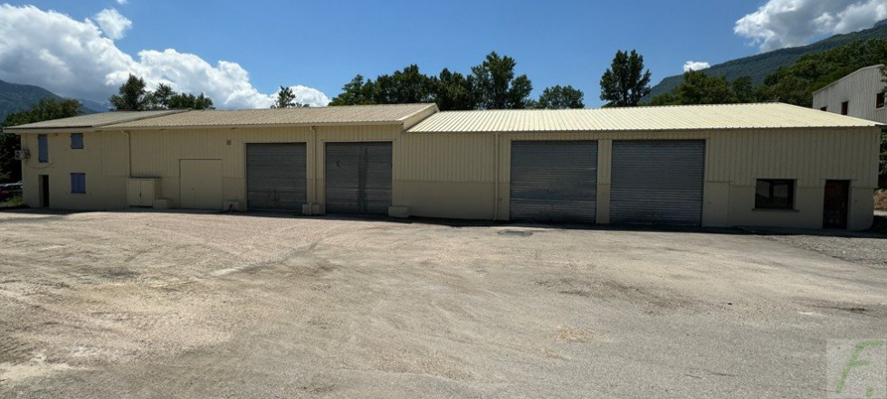 location Bâtiment Saint Vincent De Mercuze - Photo 1