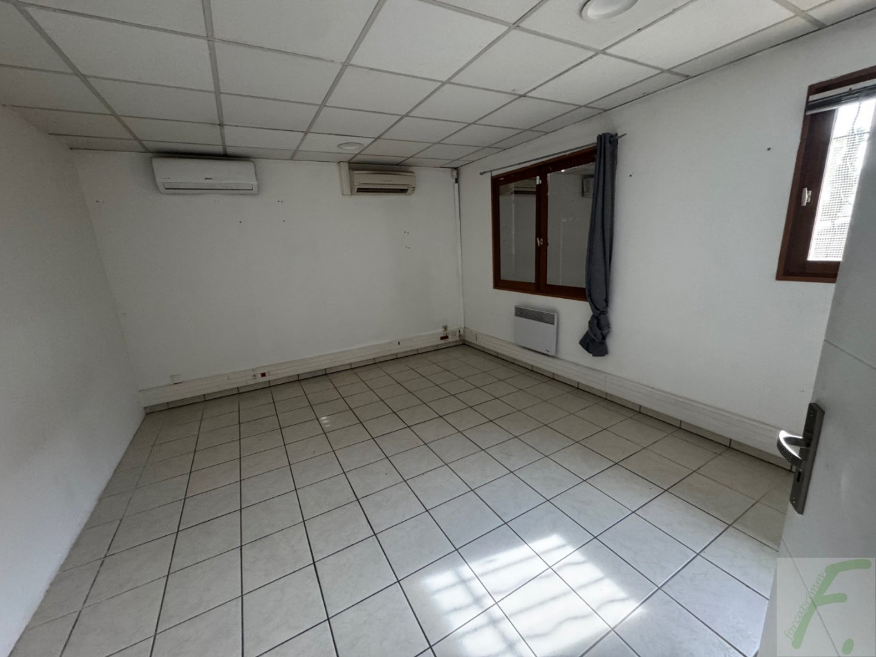 à louer Locaux d'activité Viviers Du Lac - Photo 7