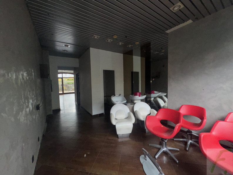 vente Local commercial Chambery - Photo 2