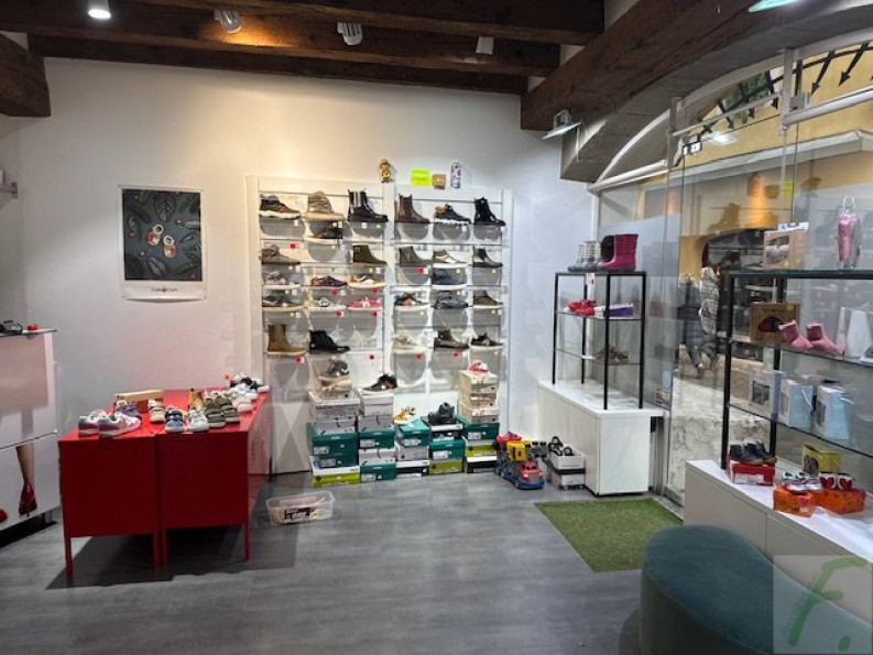 vente Local commercial Chambery - Photo 2