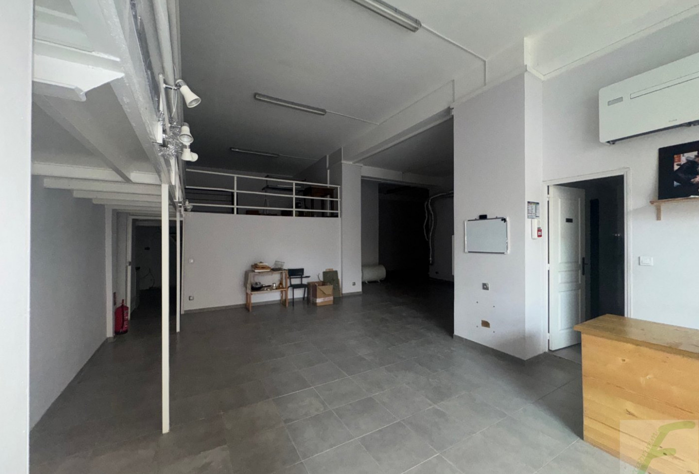 location Local commercial Aix Les Bains - Photo 1