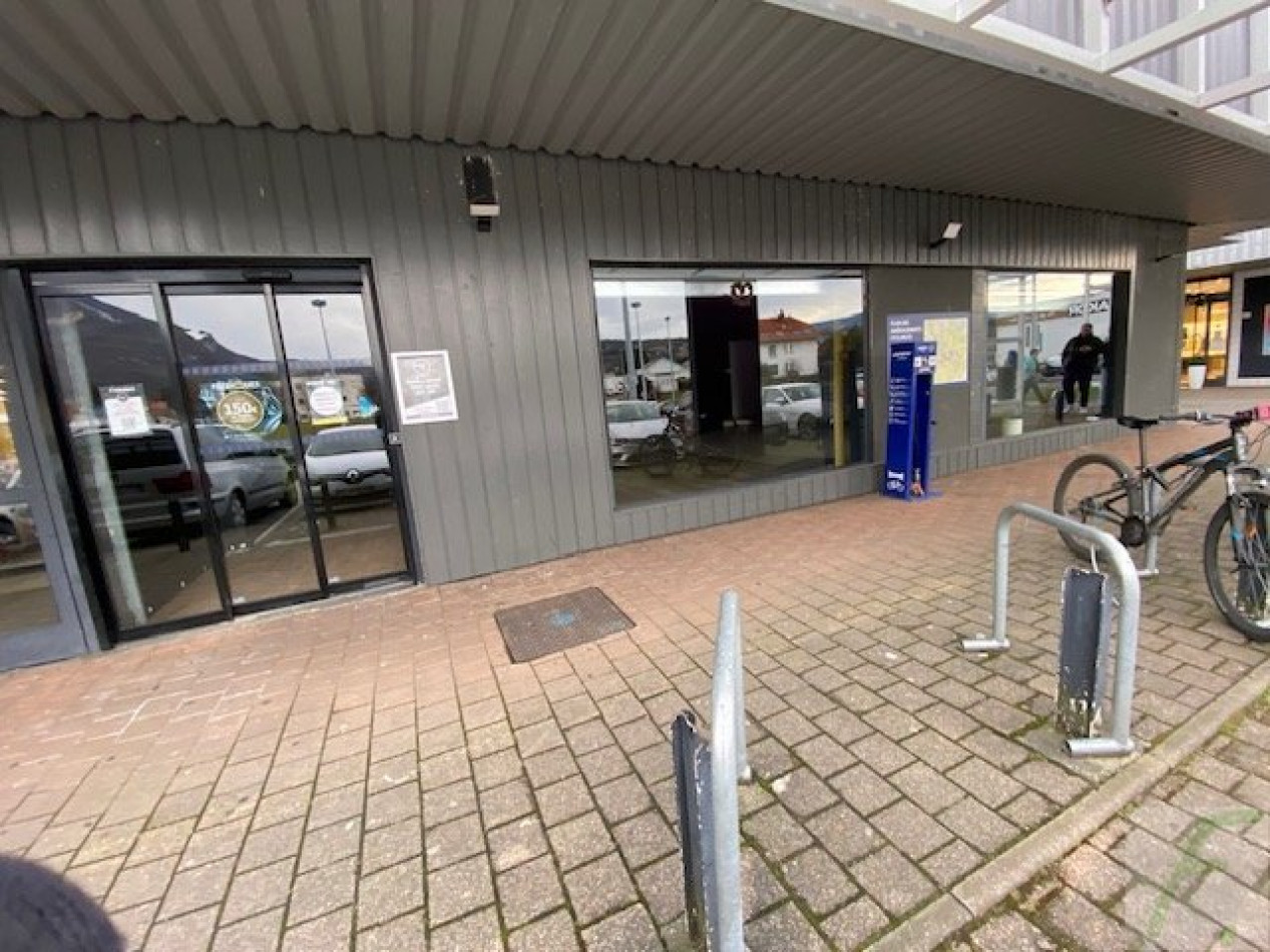 à louer Local commercial Saint Alban Leysse - Photo 3