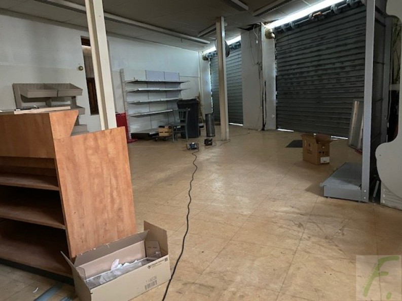 vente Local commercial Tresserve - Photo 2