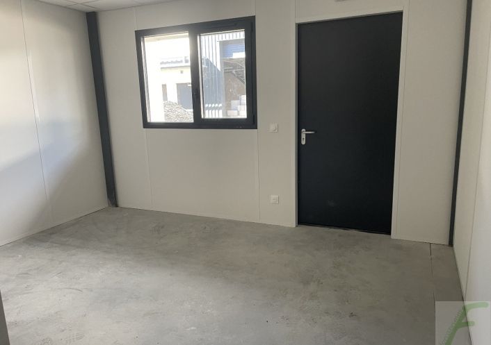 à louer Entrepots et bureaux Domene