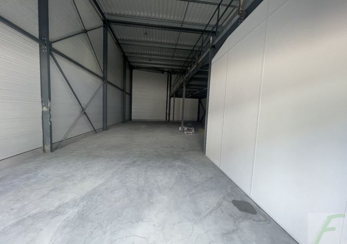 à louer Entrepots et bureaux Domene
