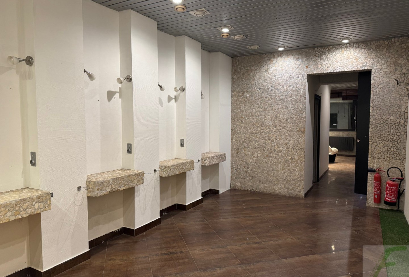 location Local commercial Chambery - Photo 1