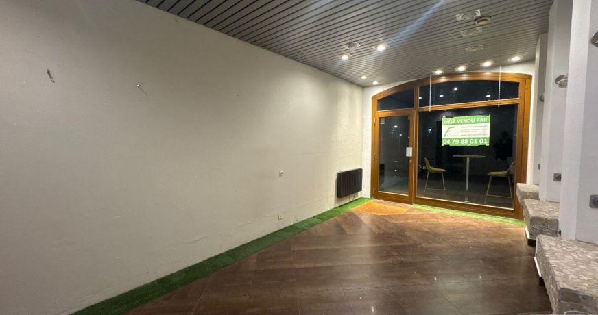 location Local commercial Chambery