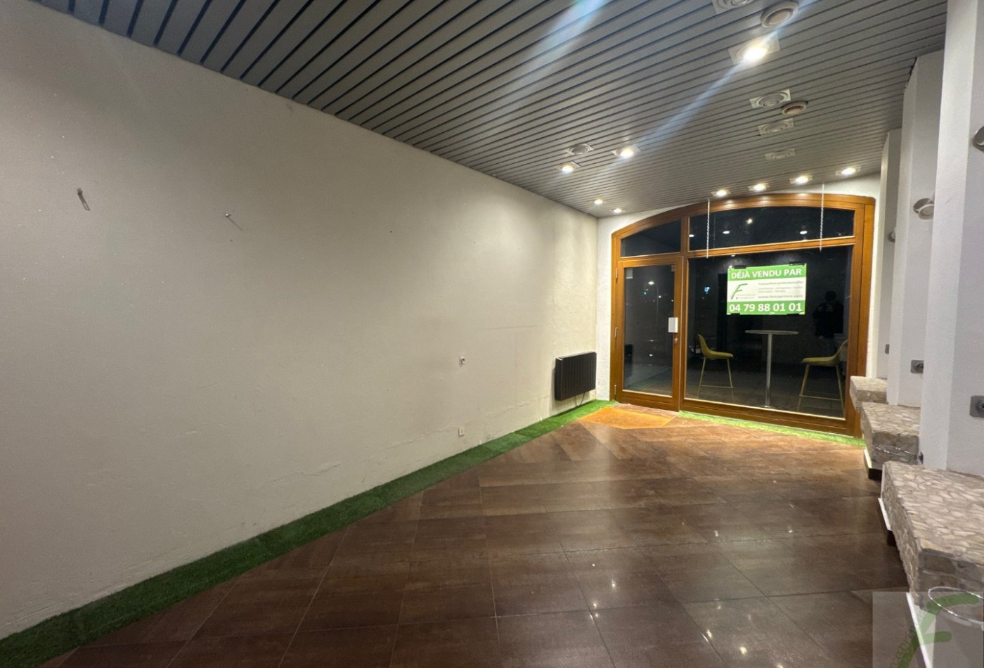 location Local commercial Chambery - Photo 2
