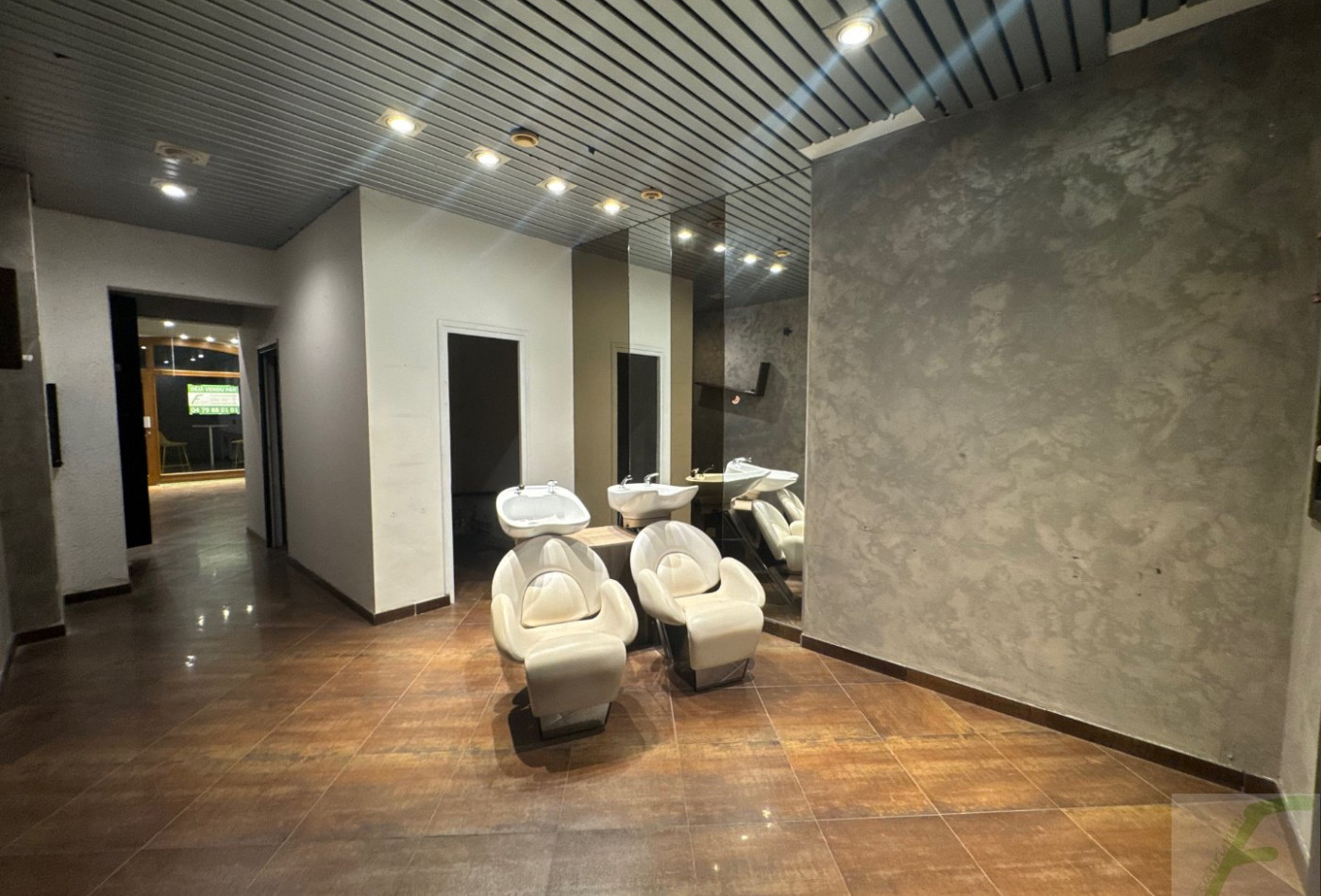 location Local commercial Chambery - Photo 5