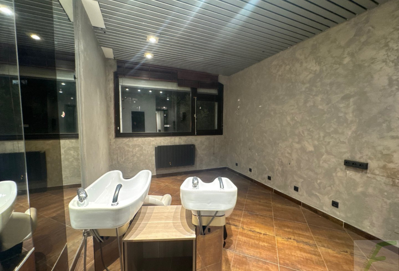 location Local commercial Chambery - Photo 6