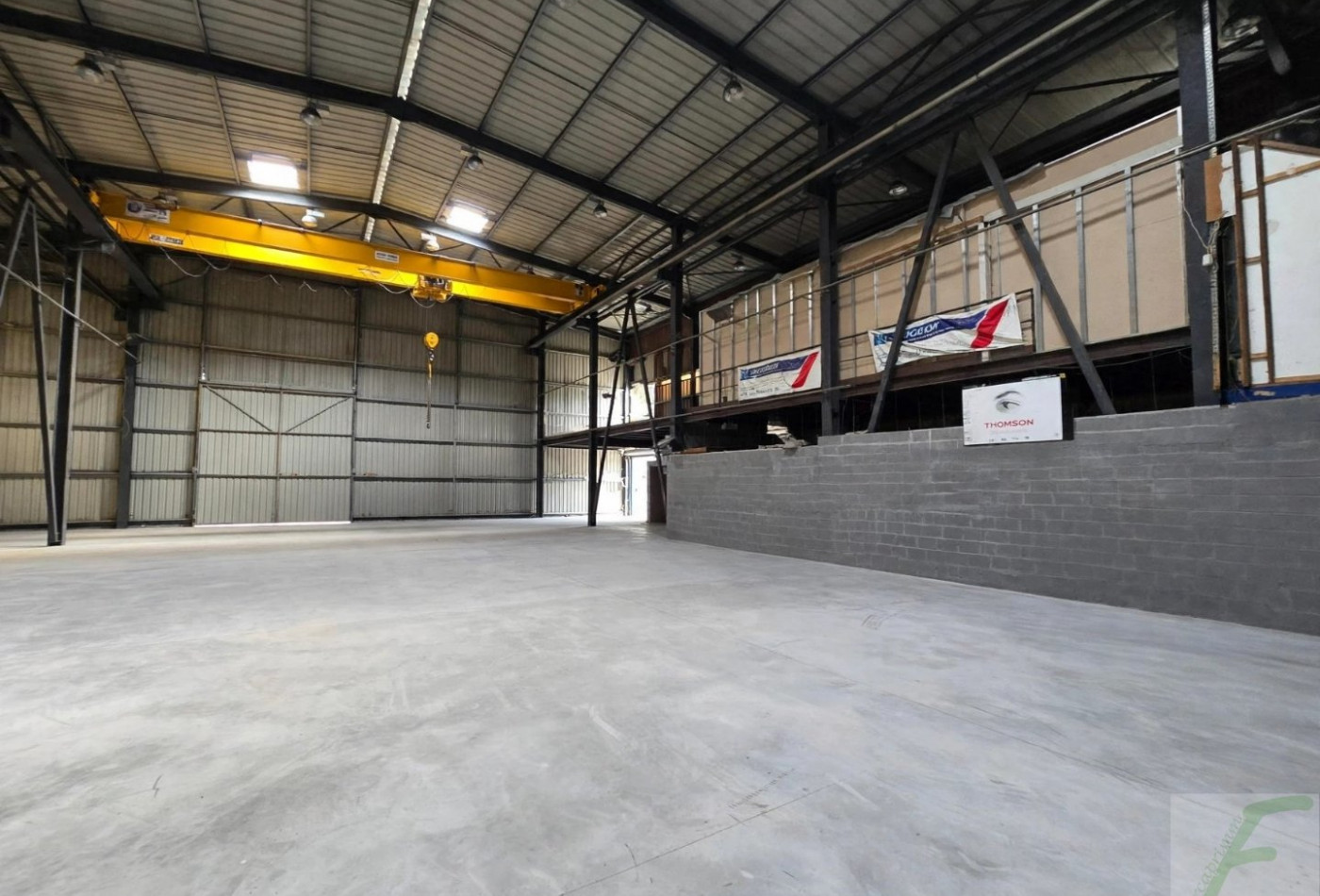 vente Local industriel Lumbin - Photo 2