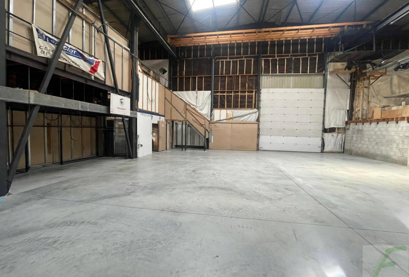 vente Local industriel Lumbin - Photo 3