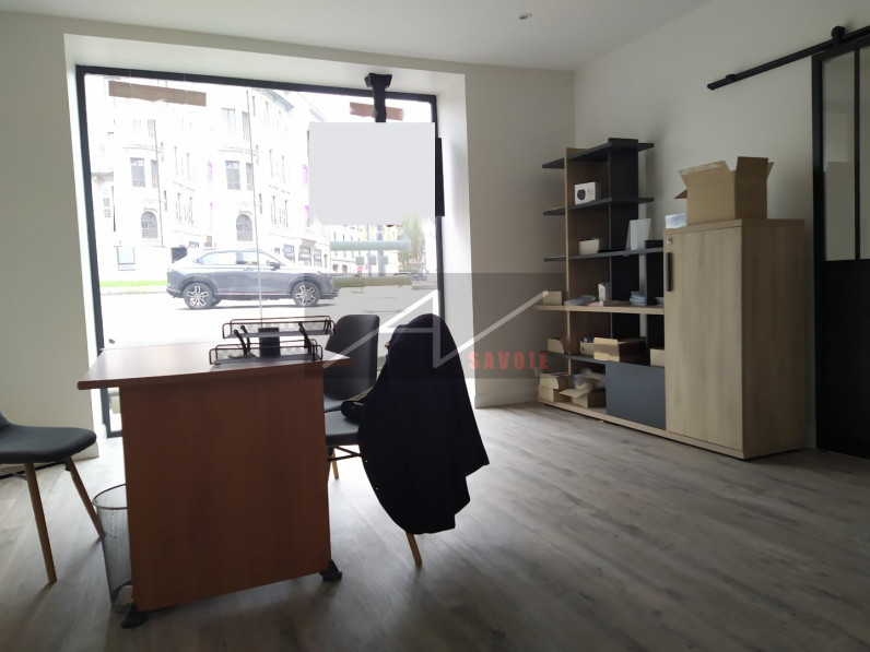 location Local commercial Chambery