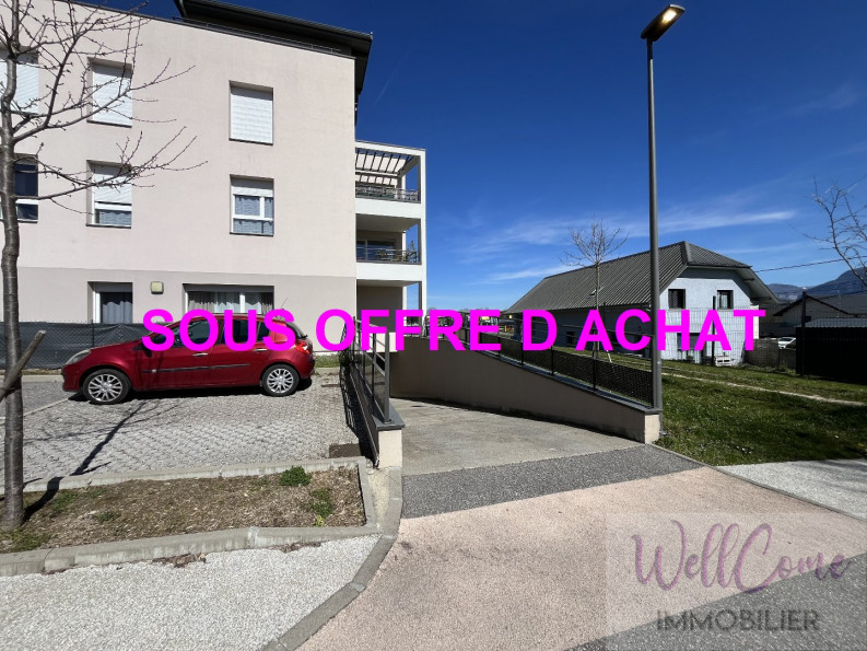 à vendre Garage La Biolle - Photo 1