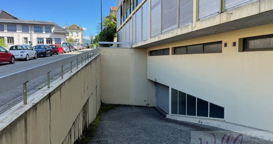 location Garage Aix Les Bains