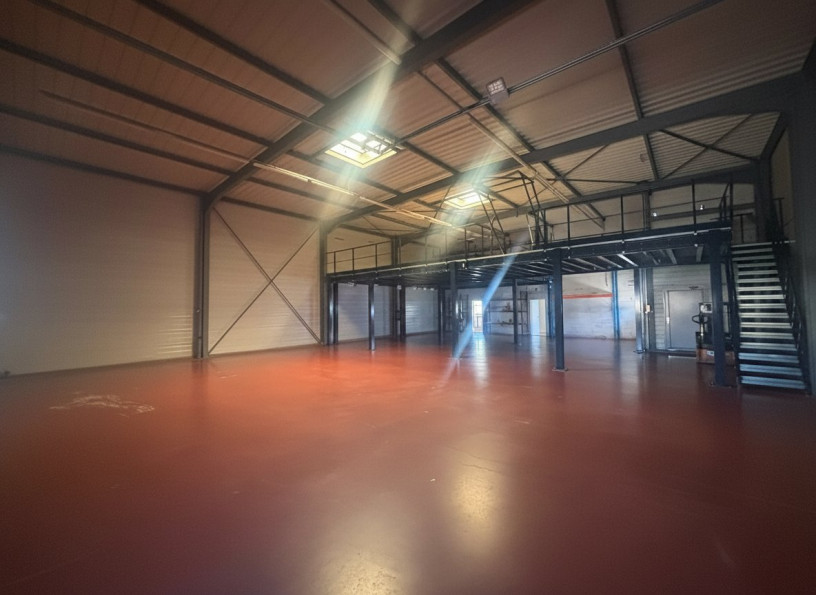 location Locaux d'activité Ville La Grand - Photo 1