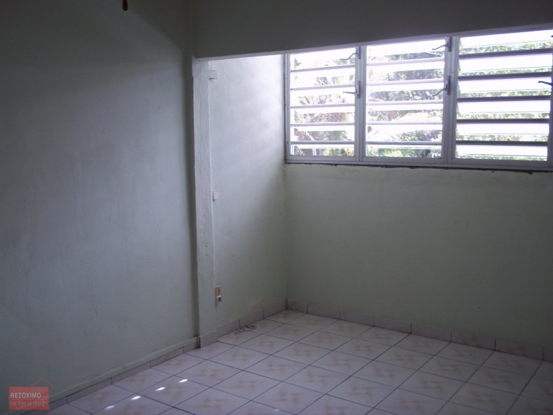  vendre Appartement  rnover Les Abymes