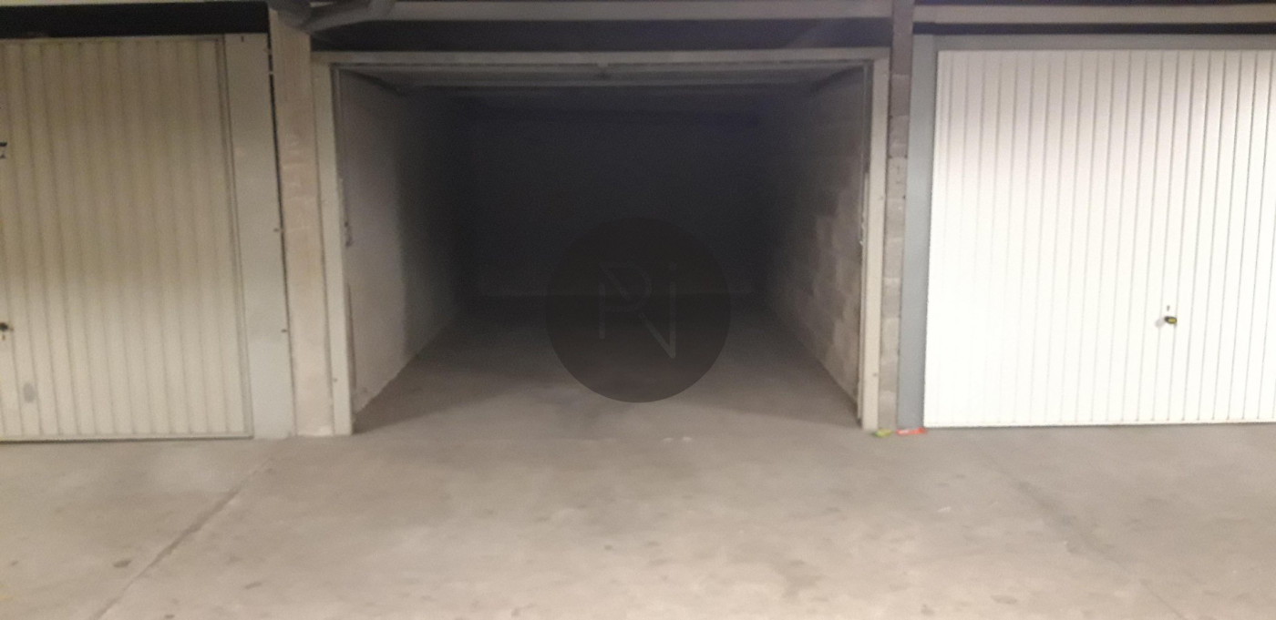 vente Garage Archamps - Photo 1