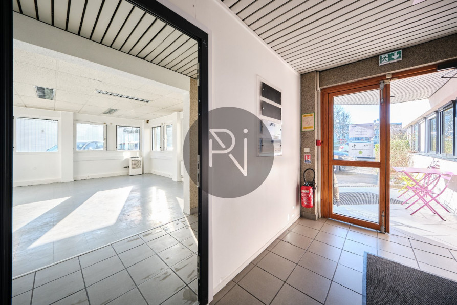 vente Ateliers et bureaux Seynod - Photo 4